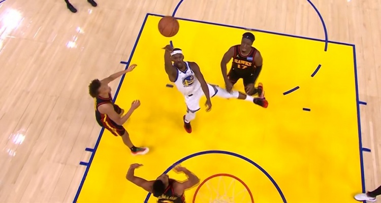 欧冠直播-定点爆破！巴特勒连续冲击麦科勒姆 强攻得手后又打2+1