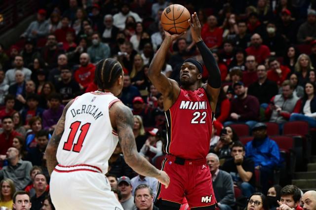 NBA直播-德罗赞哑火公牛再负强队 攻防皆平庸难逃一轮游