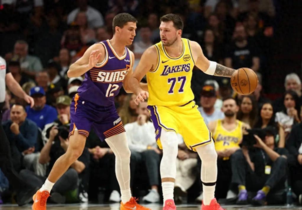 免费在线观看高清无插件赛事直播平台-三分33中5！格林命中率倒数，火箭开一亿合同，却成太阳烫手山芋